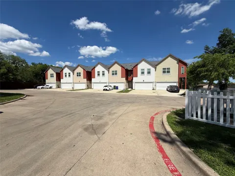 230 Heritage Court
