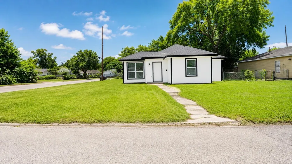 1206 Pinewood Lane Pasadena, TX 77502