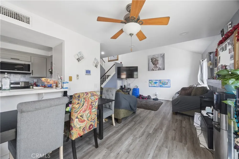 9864 California Avenue #18 South Gate, CA 90280