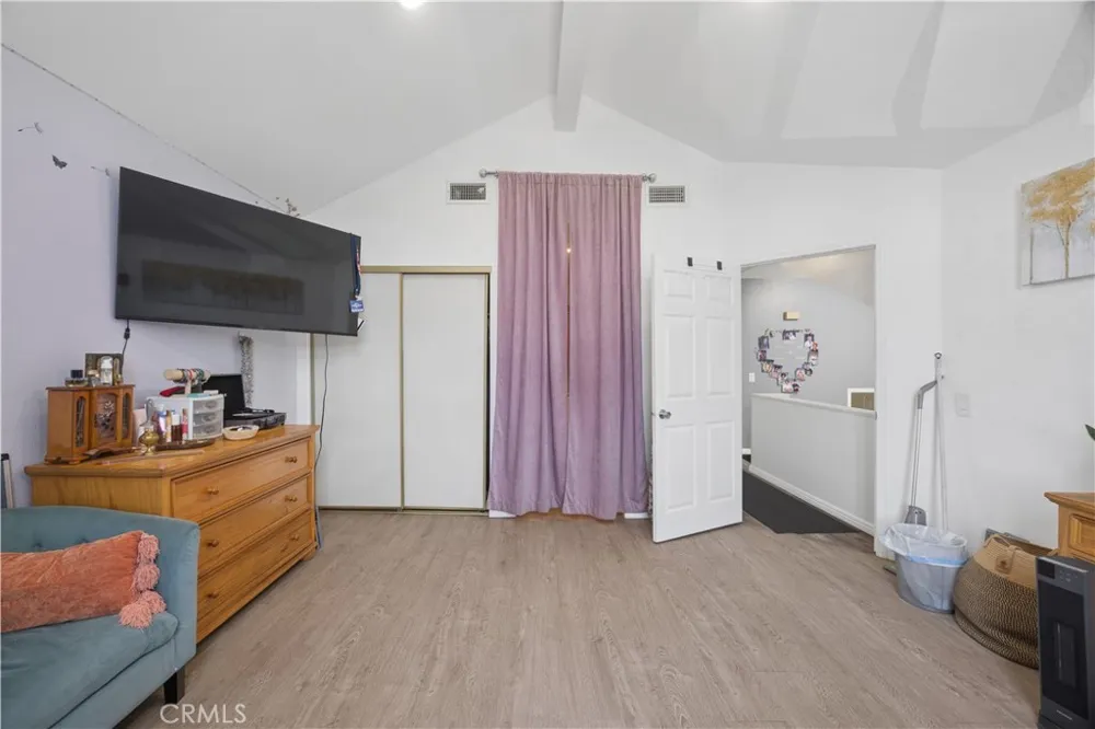 9864 California Avenue #18 South Gate, CA 90280