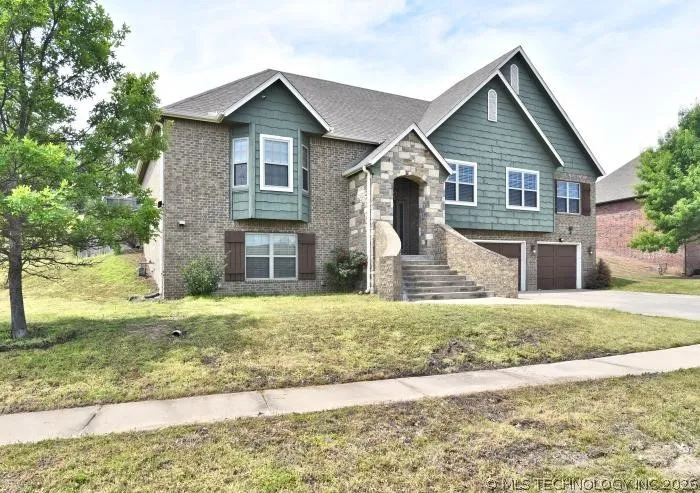 1810 S Stephanie Street Sapulpa, OK 74066