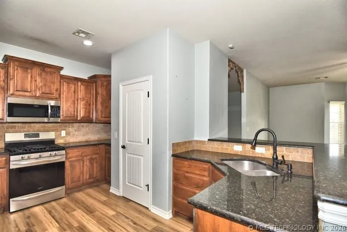 1810 S Stephanie Street Sapulpa, OK 74066