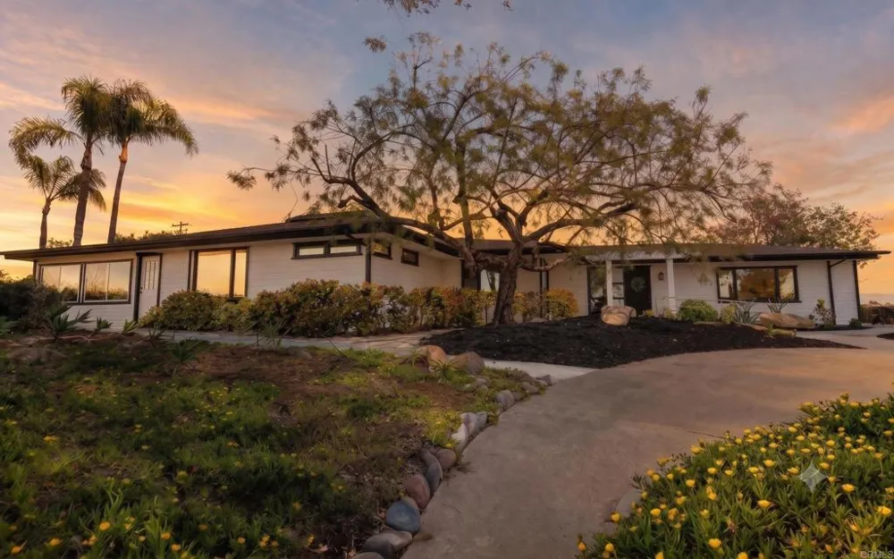 1097 Camino Alisos Fallbrook, CA 92028