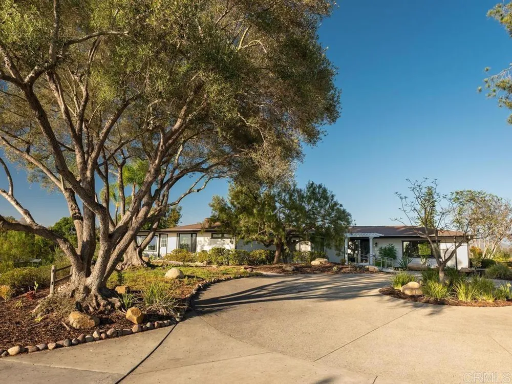 1097 Camino Alisos Fallbrook, CA 92028