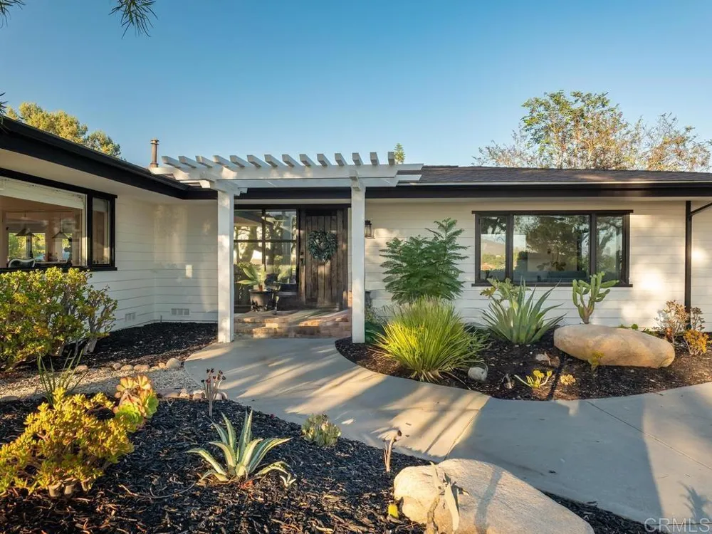 1097 Camino Alisos Fallbrook, CA 92028