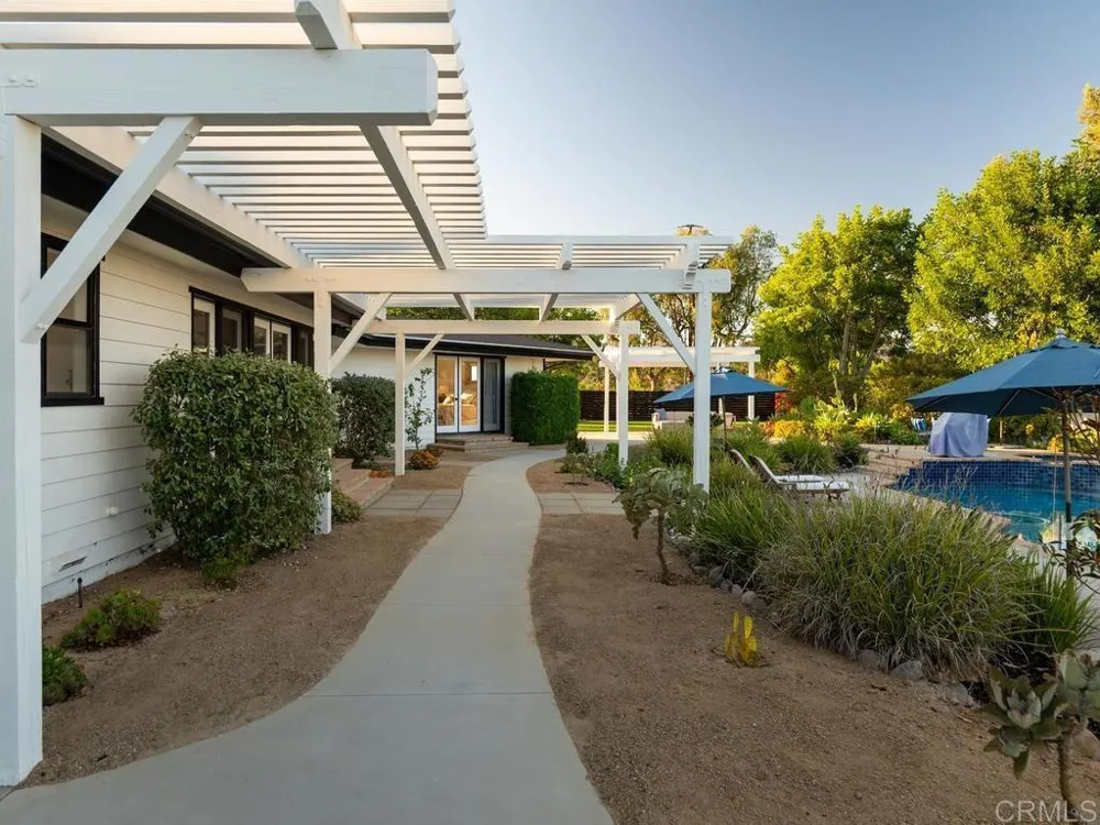 1097 Camino Alisos Fallbrook, CA 92028