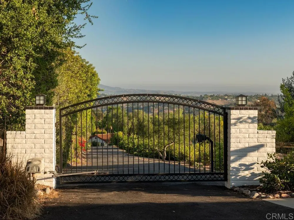 1097 Camino Alisos Fallbrook, CA 92028