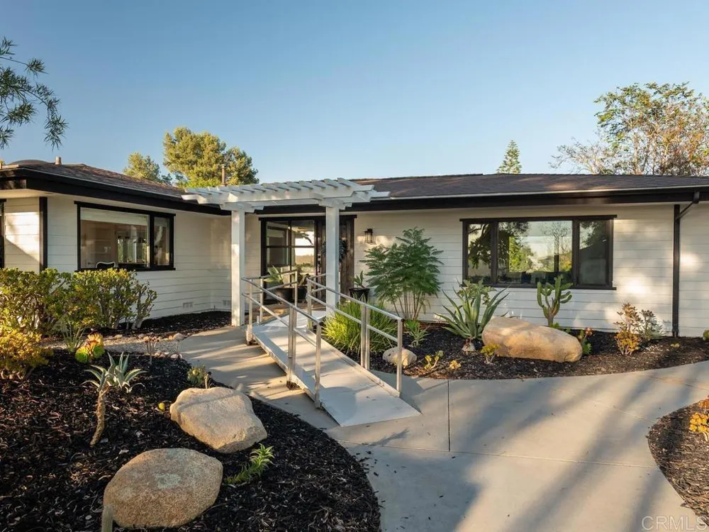 1097 Camino Alisos Fallbrook, CA 92028