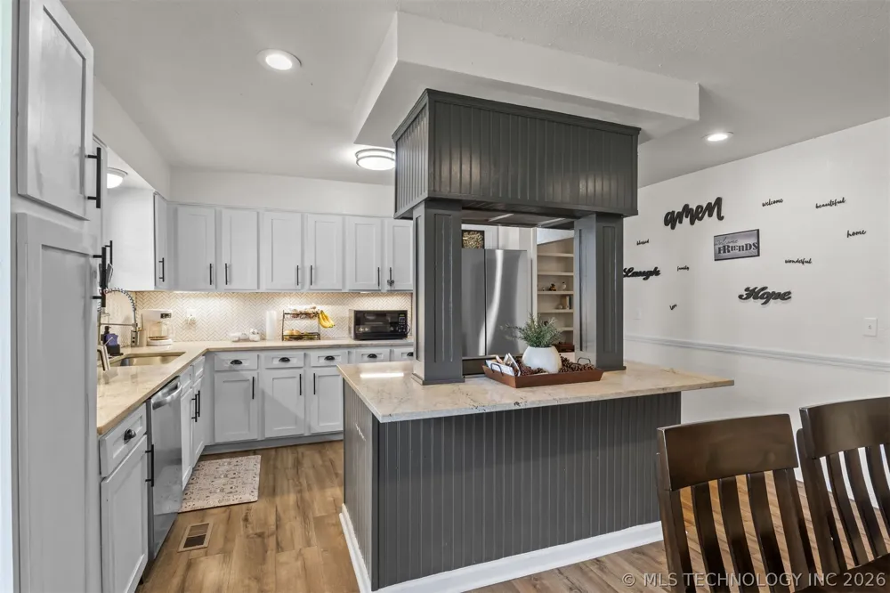 8722 E 74th Place Tulsa, OK 74133