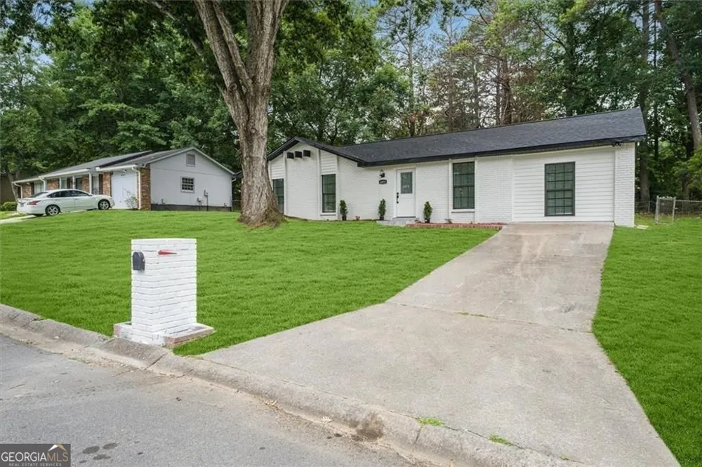 6073 Fieldcrest DR Morrow, GA 30260