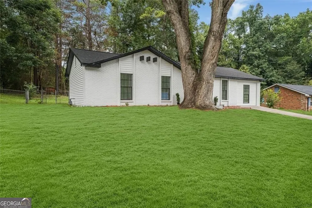6073 Fieldcrest DR Morrow, GA 30260