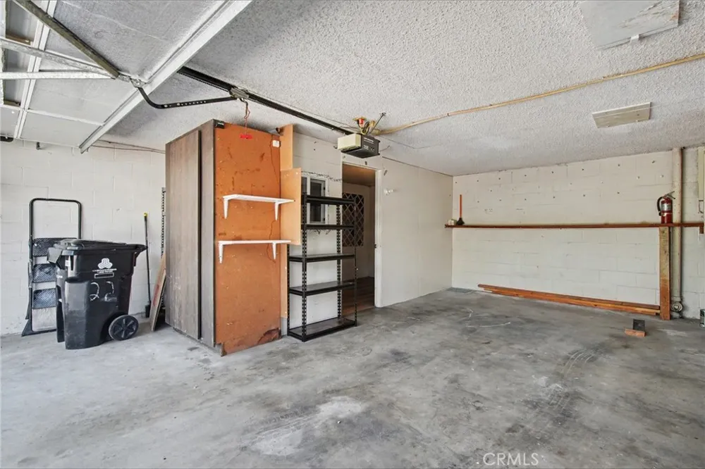 21019 Gresham St. #22 Canoga Park, CA 91304