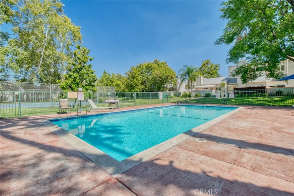 21019 Gresham St. #22 Canoga Park, CA 91304