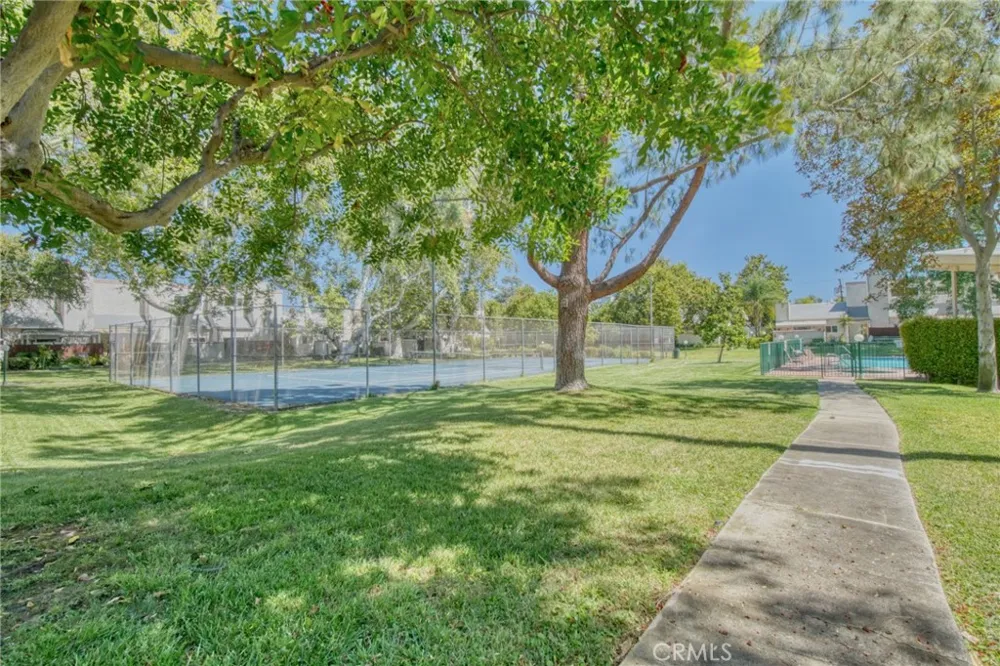 21019 Gresham St. #22 Canoga Park, CA 91304