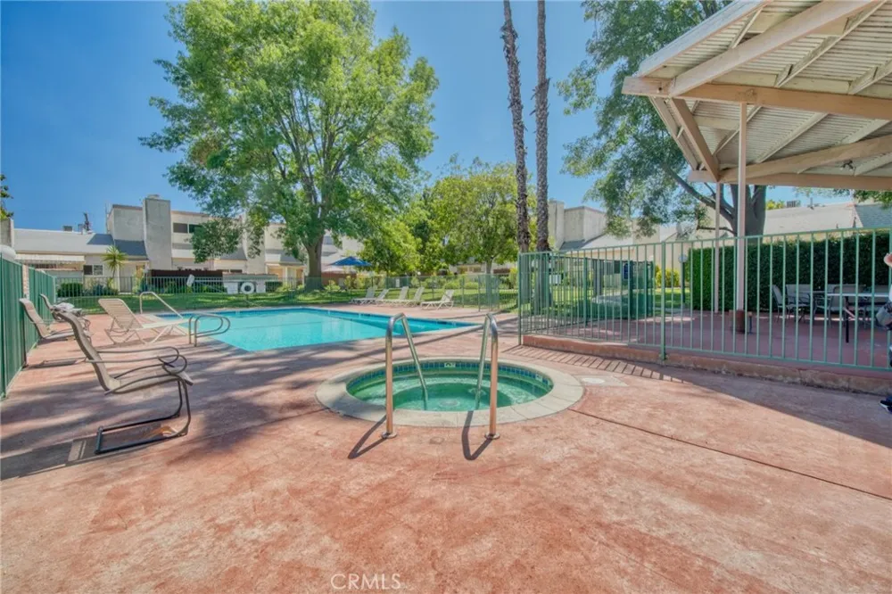 21019 Gresham St. #22 Canoga Park, CA 91304
