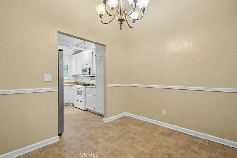 21019 Gresham St. #22 Canoga Park, CA 91304
