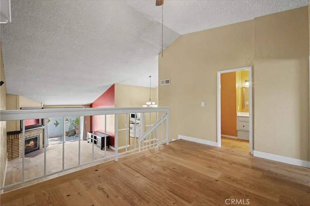 21019 Gresham St. #22 Canoga Park, CA 91304