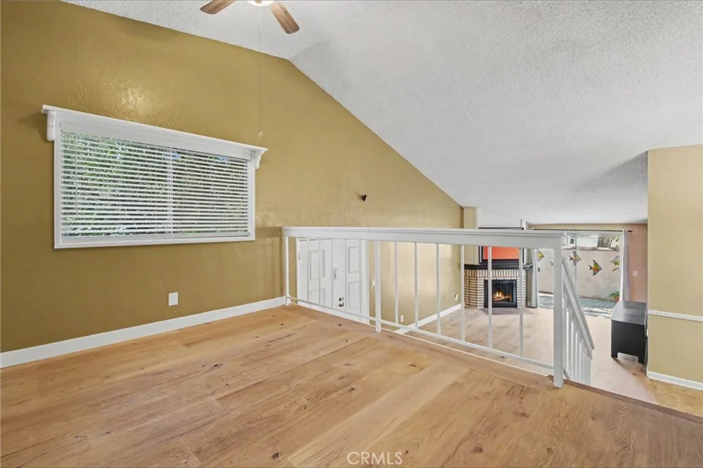 21019 Gresham St. #22 Canoga Park, CA 91304