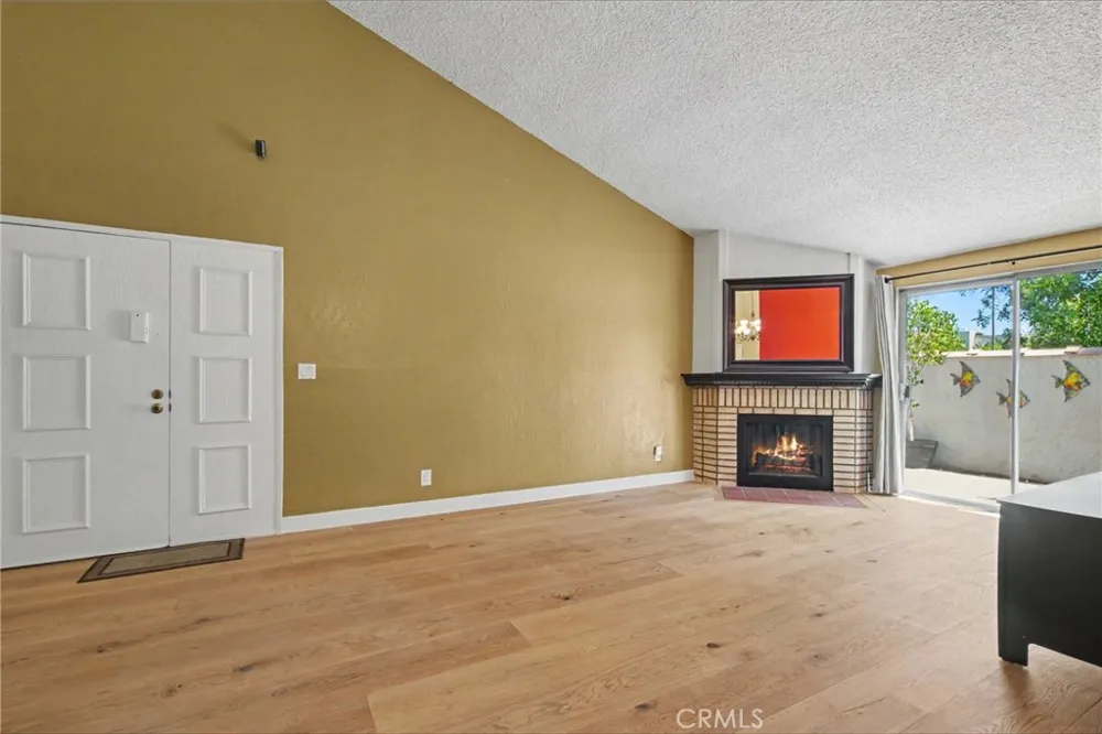 21019 Gresham St. #22 Canoga Park, CA 91304
