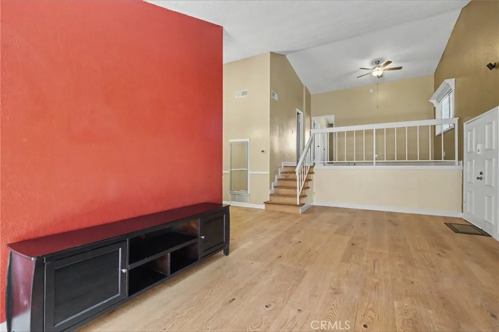 21019 Gresham St. #22 Canoga Park, CA 91304