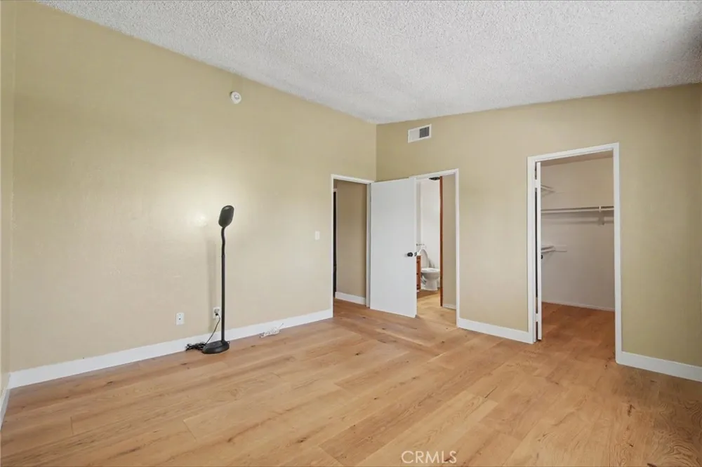 21019 Gresham St. #22 Canoga Park, CA 91304