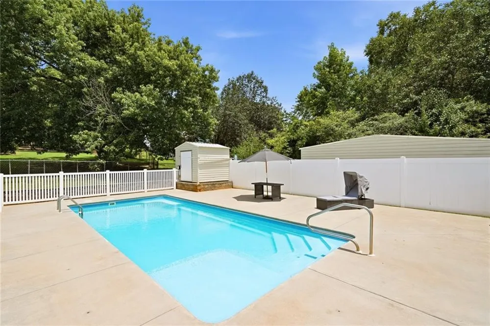 110 Point View Court Tyrone, GA 30290