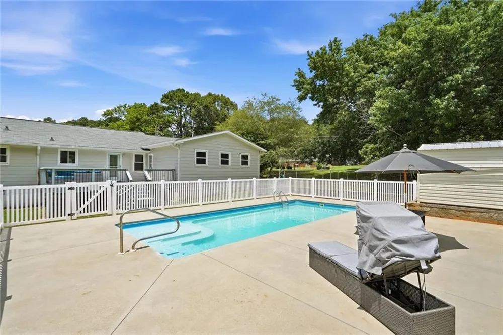 110 Point View Court Tyrone, GA 30290