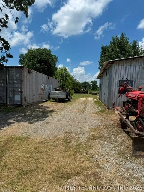 929 Hoover Road Durant, OK 74701