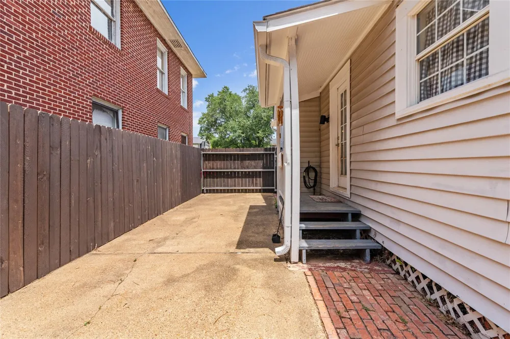 639 Ratcliff Shreveport, LA 71104