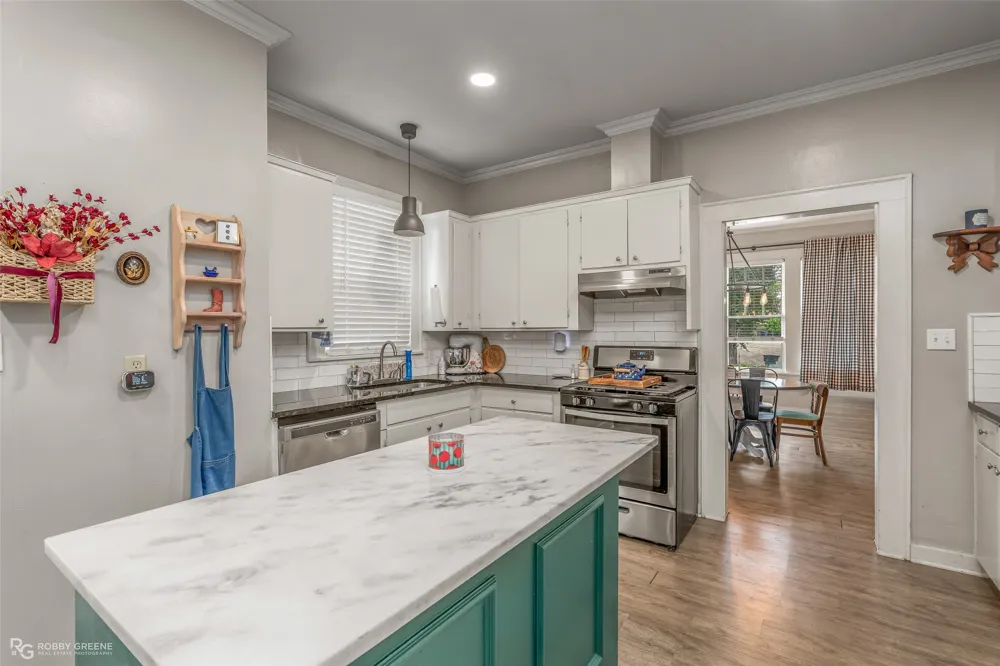 639 Ratcliff Shreveport, LA 71104