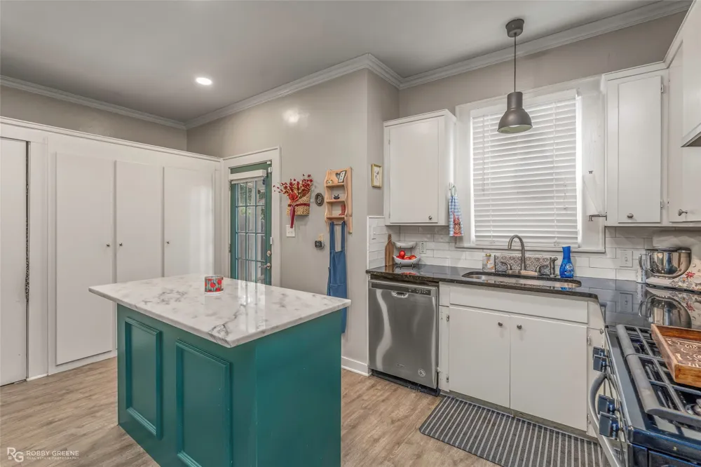639 Ratcliff Shreveport, LA 71104