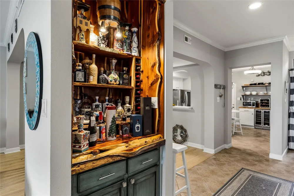 488 Mariners Drive Kemah, TX 77565