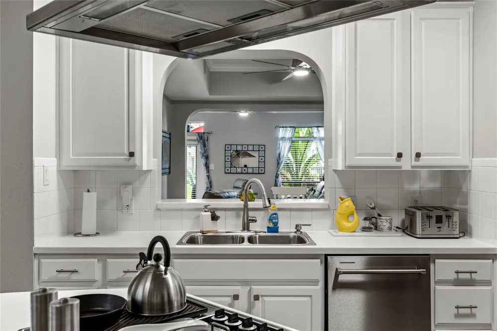 488 Mariners Drive Kemah, TX 77565