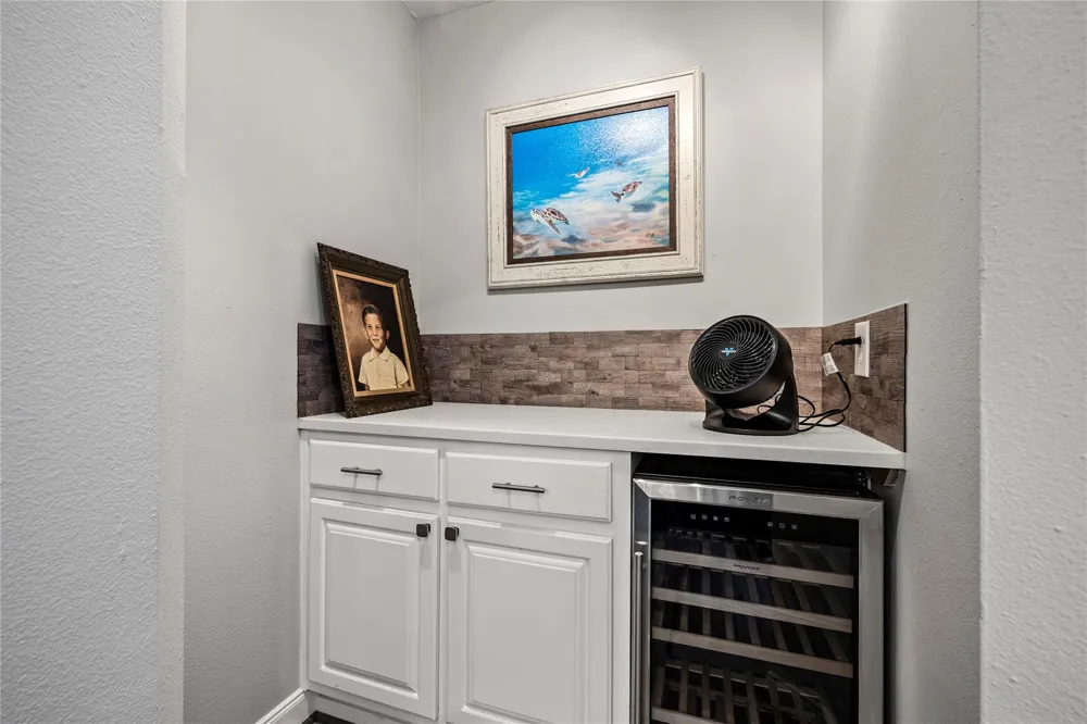 488 Mariners Drive Kemah, TX 77565