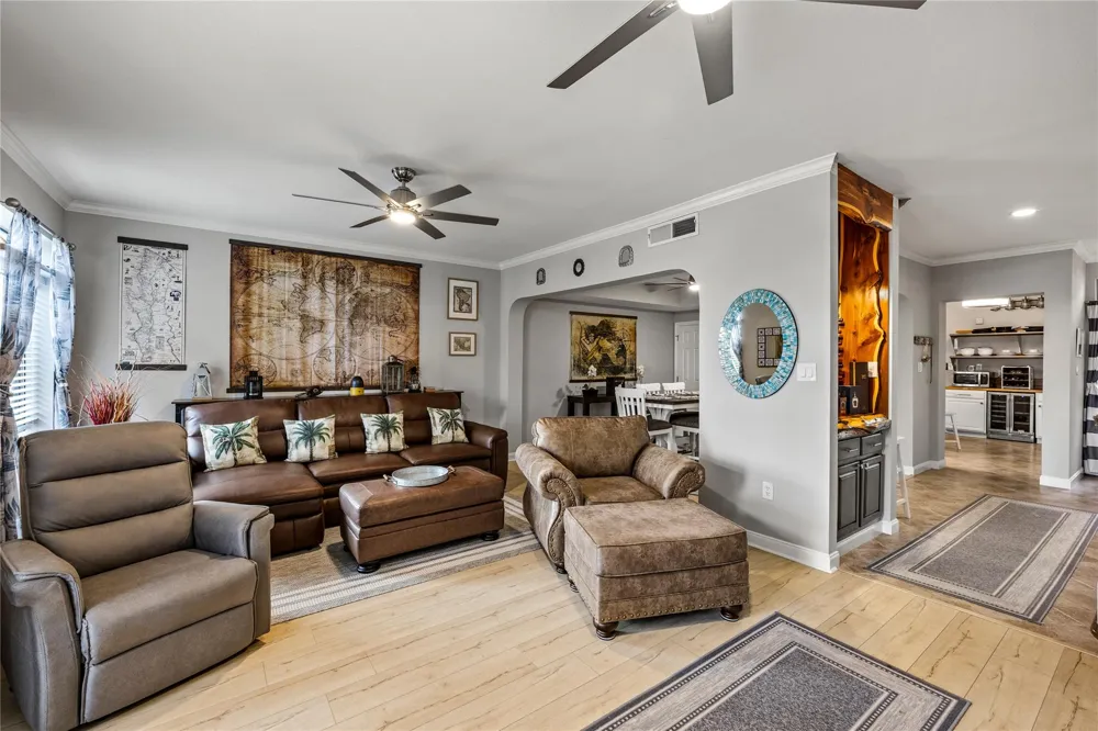 488 Mariners Drive Kemah, TX 77565