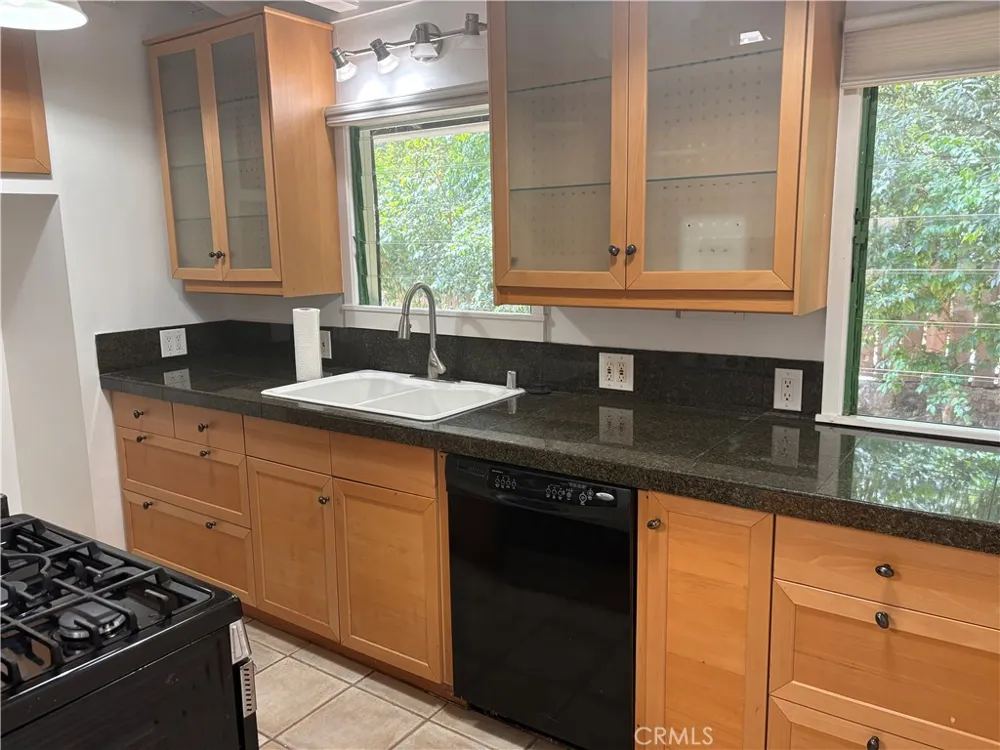 21313 Hillside Dr Topanga, CA 90290