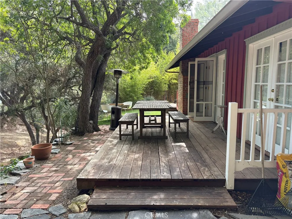 21313 Hillside Dr Topanga, CA 90290