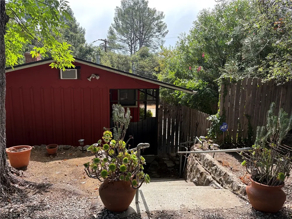 21313 Hillside Dr Topanga, CA 90290