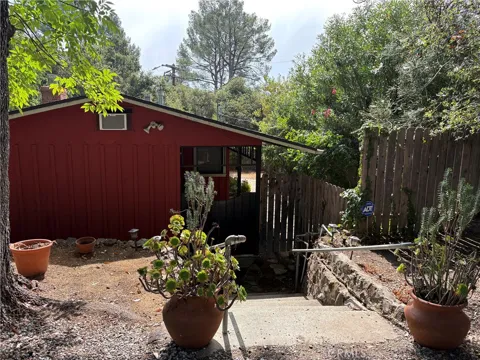 21313 Hillside Dr