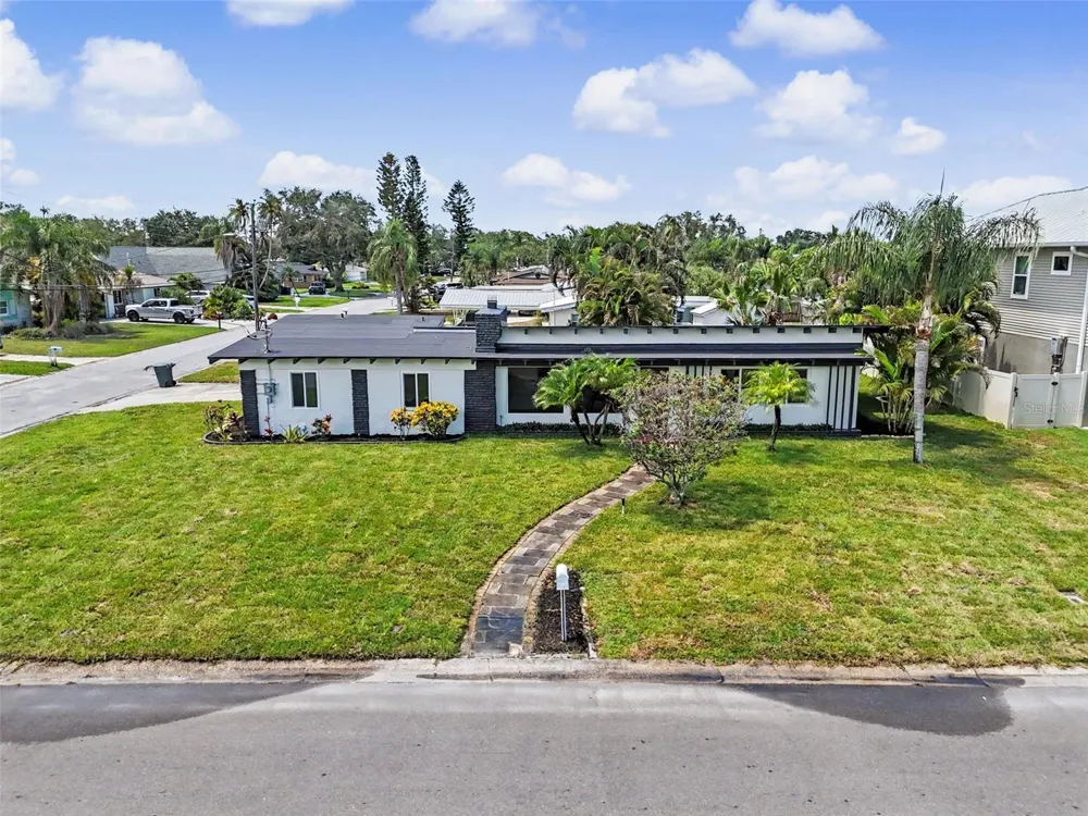 63 PALM BOULEVARD Dunedin, FL 34698