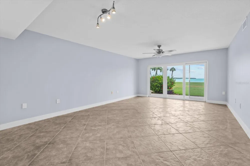 7530 SUNSHINE SKYWAY LANE S #T30 St Petersburg, FL 33711