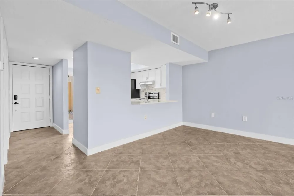 7530 SUNSHINE SKYWAY LANE S #T30 St Petersburg, FL 33711