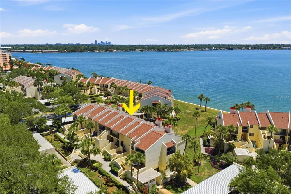 7530 SUNSHINE SKYWAY LANE S #T30 St Petersburg, FL 33711
