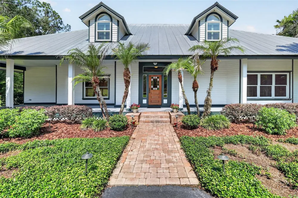 22625 LAKE SENECA ROAD Eustis, FL 32736