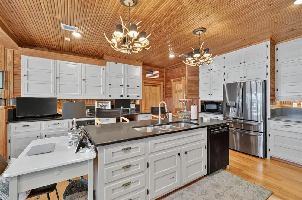 22625 LAKE SENECA ROAD Eustis, FL 32736