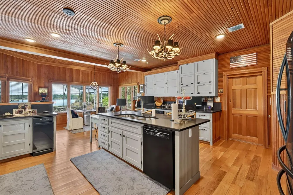 22625 LAKE SENECA ROAD Eustis, FL 32736