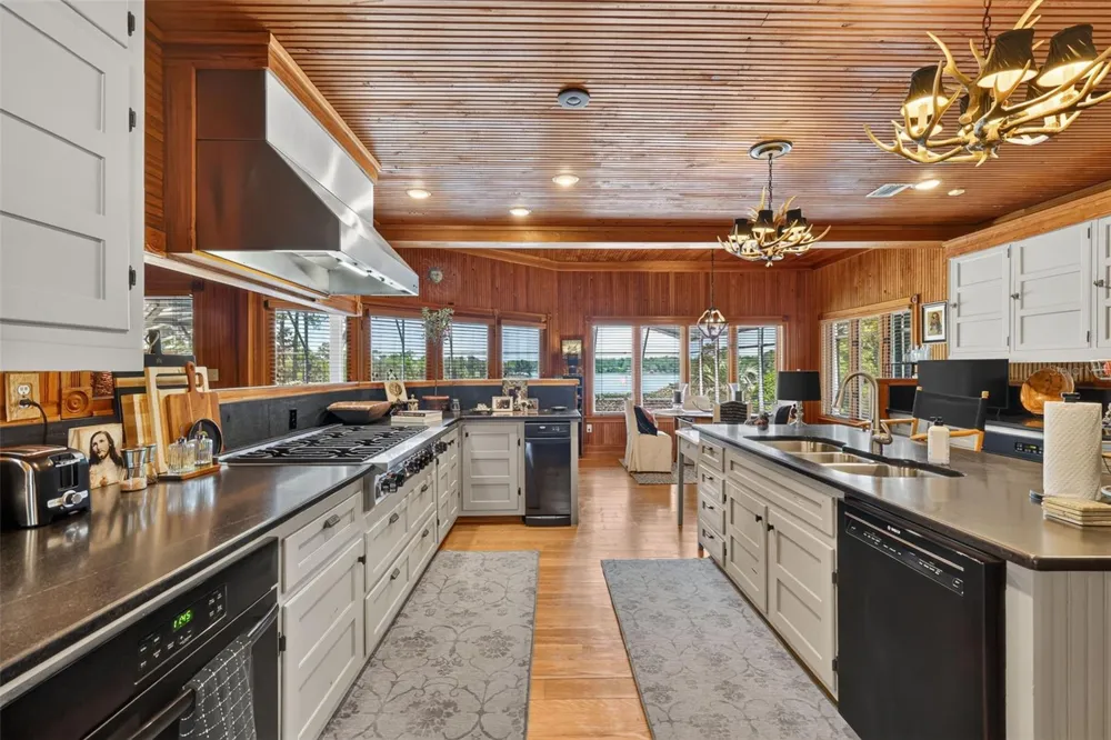 22625 LAKE SENECA ROAD Eustis, FL 32736