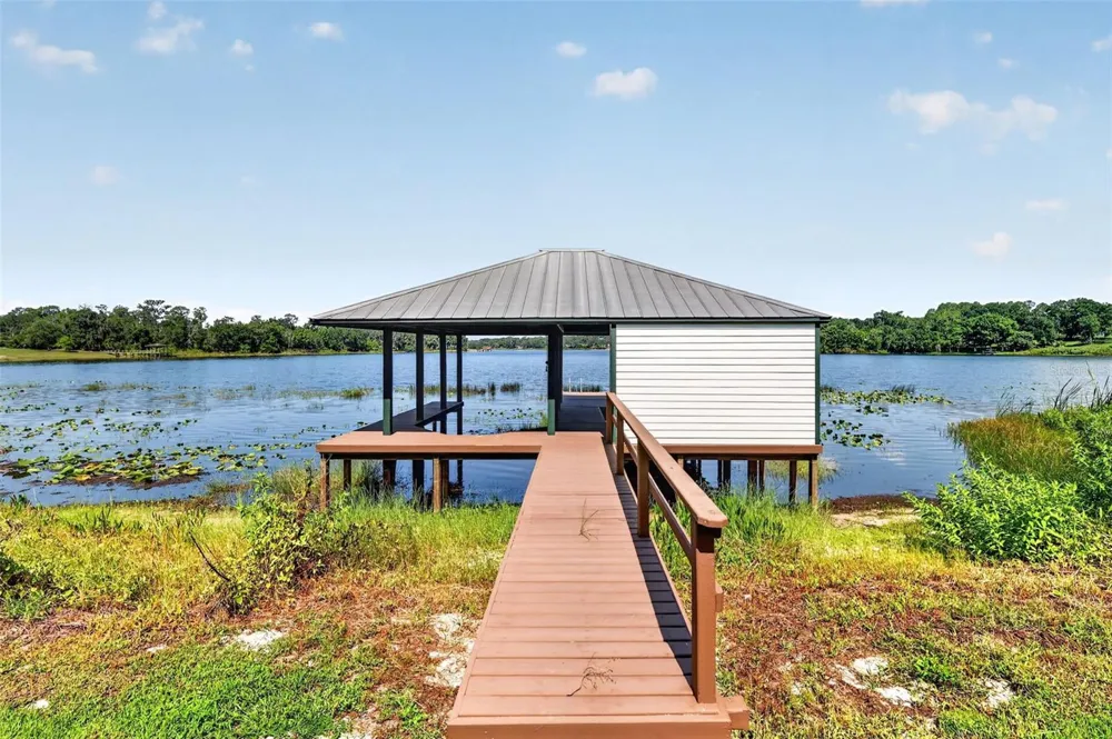 22625 LAKE SENECA ROAD Eustis, FL 32736