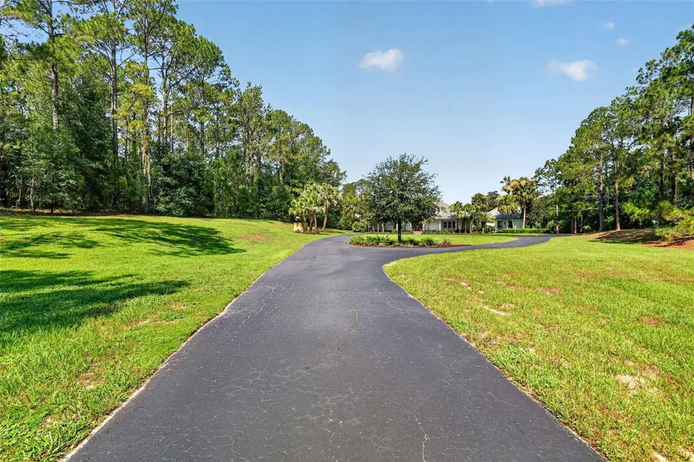 22625 LAKE SENECA ROAD Eustis, FL 32736