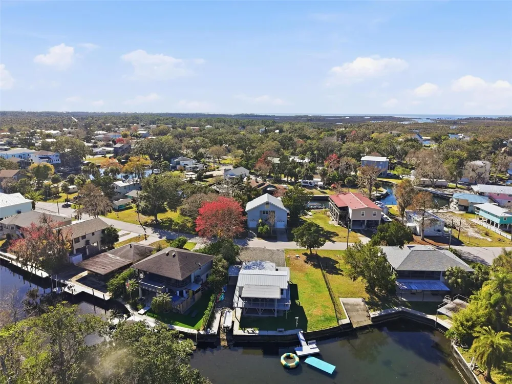 7266 TROPICAL DRIVE Weeki Wachee, FL 34607